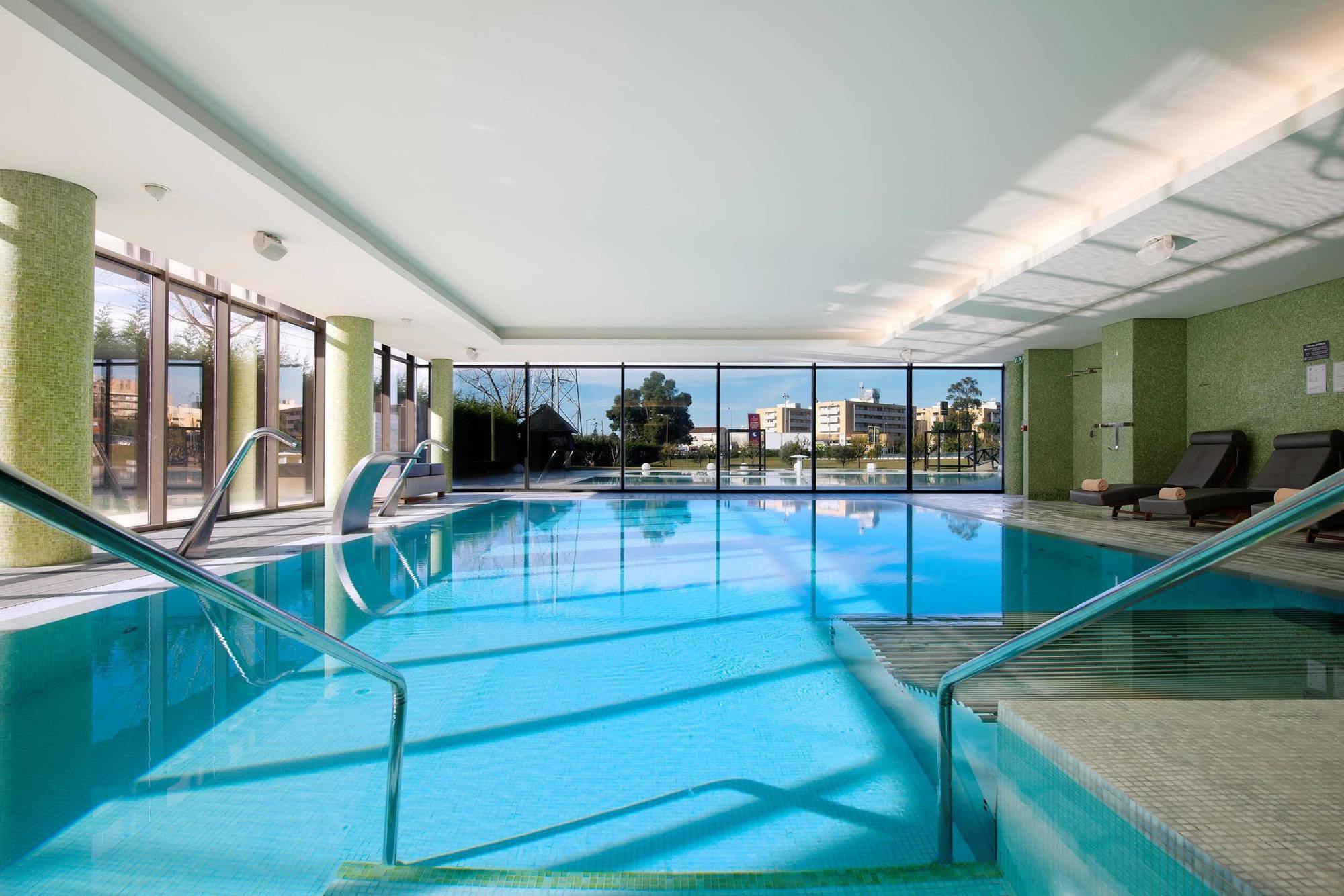 Melia Braga Hotel & Spa Kültér fotó Indoor pool